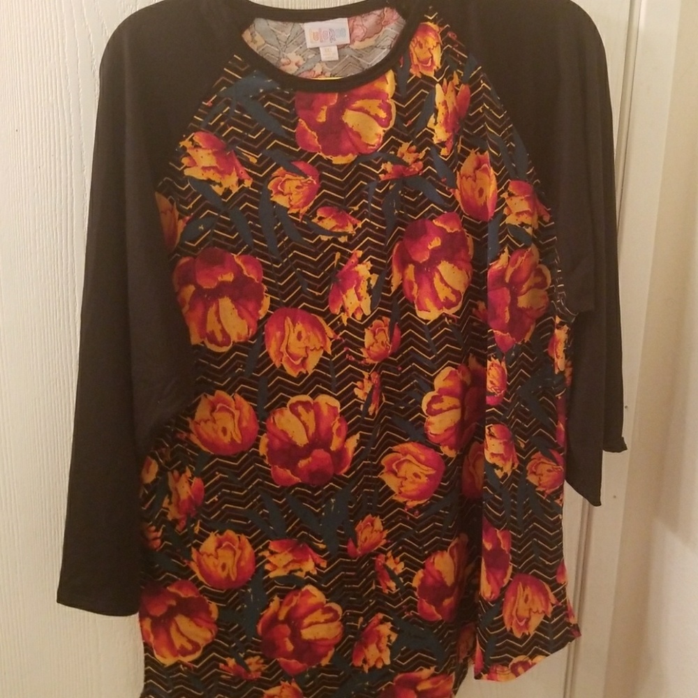 Tulip Randy tee lularoe